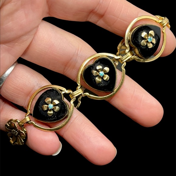 Victorian gold and onyx heart bracelet - Picture 1 of 9